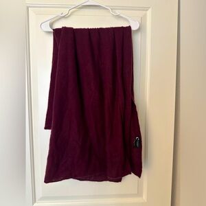 Bloomingdale’s maroon cashmere scarf